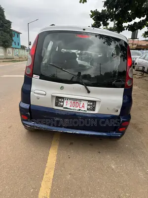 Toyota Yaris 2010 Blue