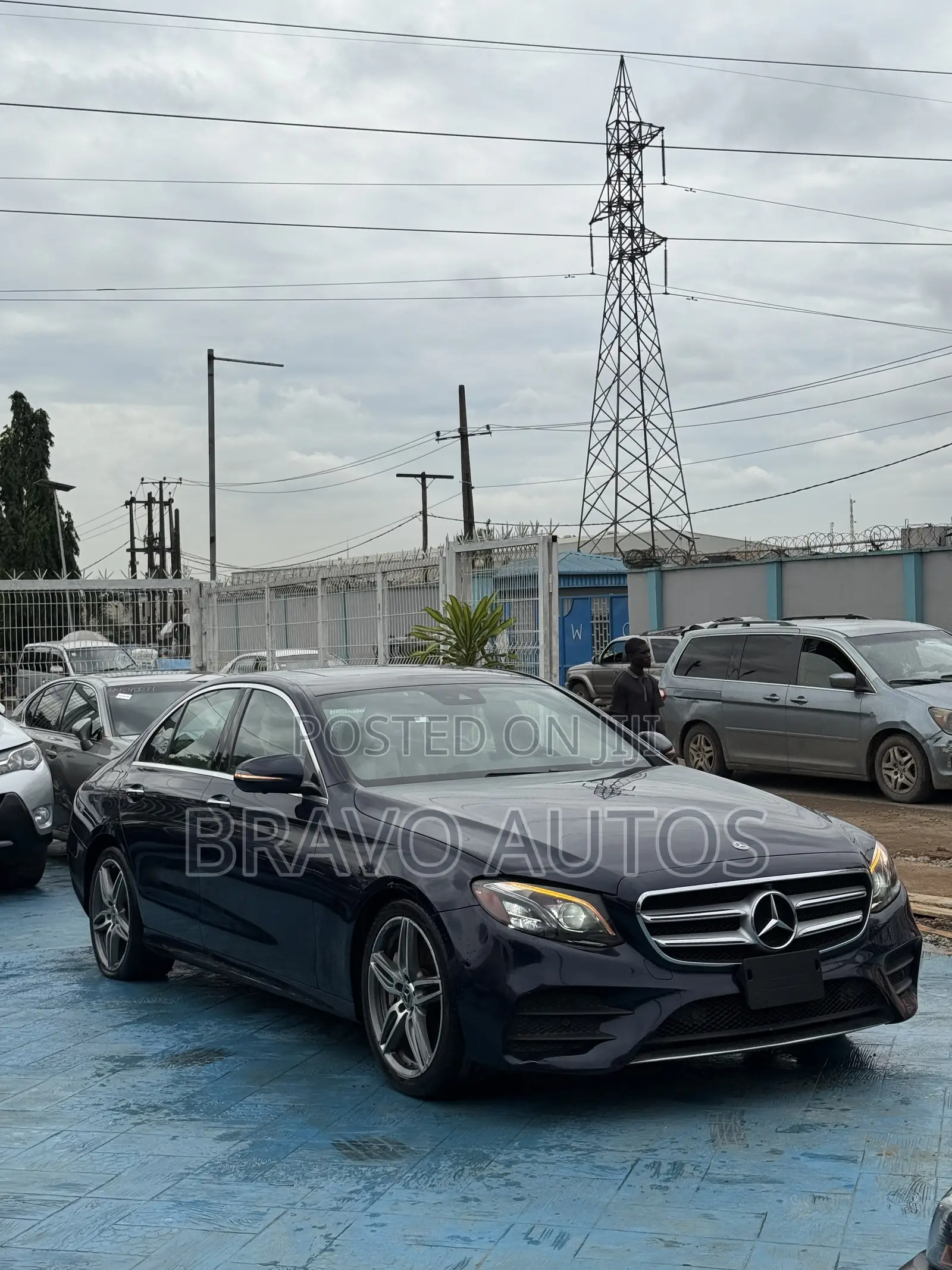 Mercedes-Benz E300 2019 Blue
