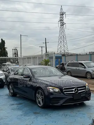Mercedes-Benz E300 2019 Blue