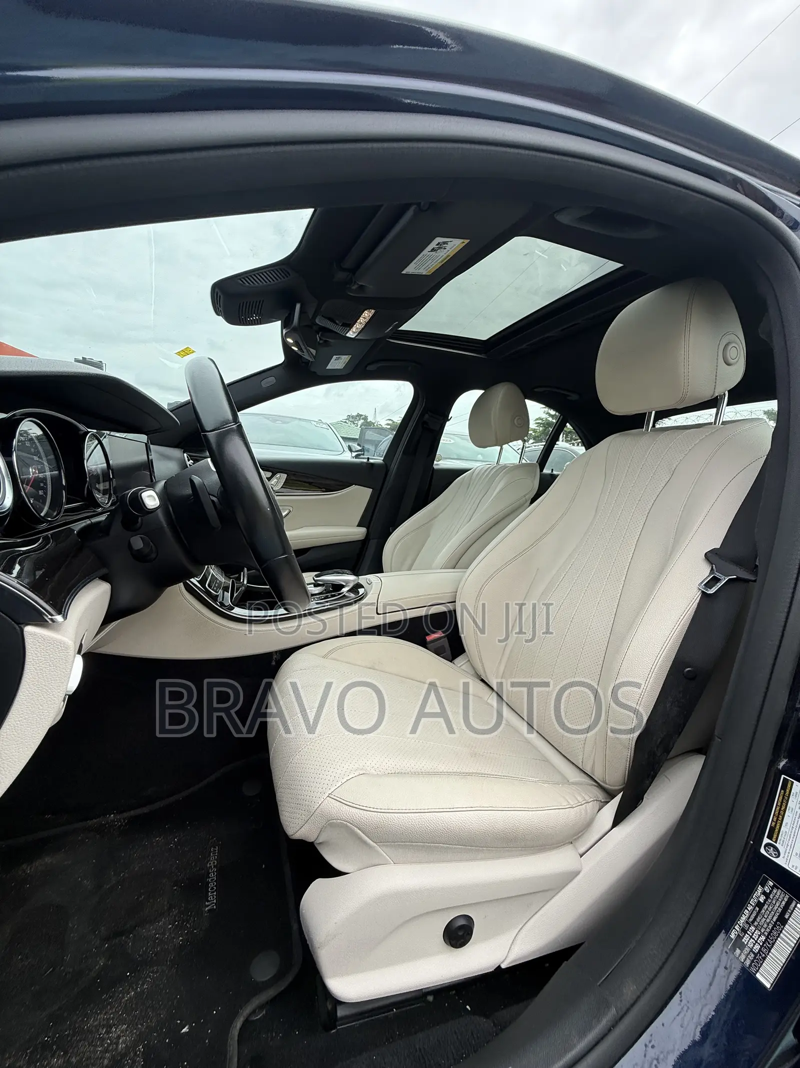 Mercedes-Benz E300 2019 Blue