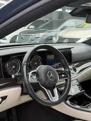 Mercedes-Benz E300 2019 Blue