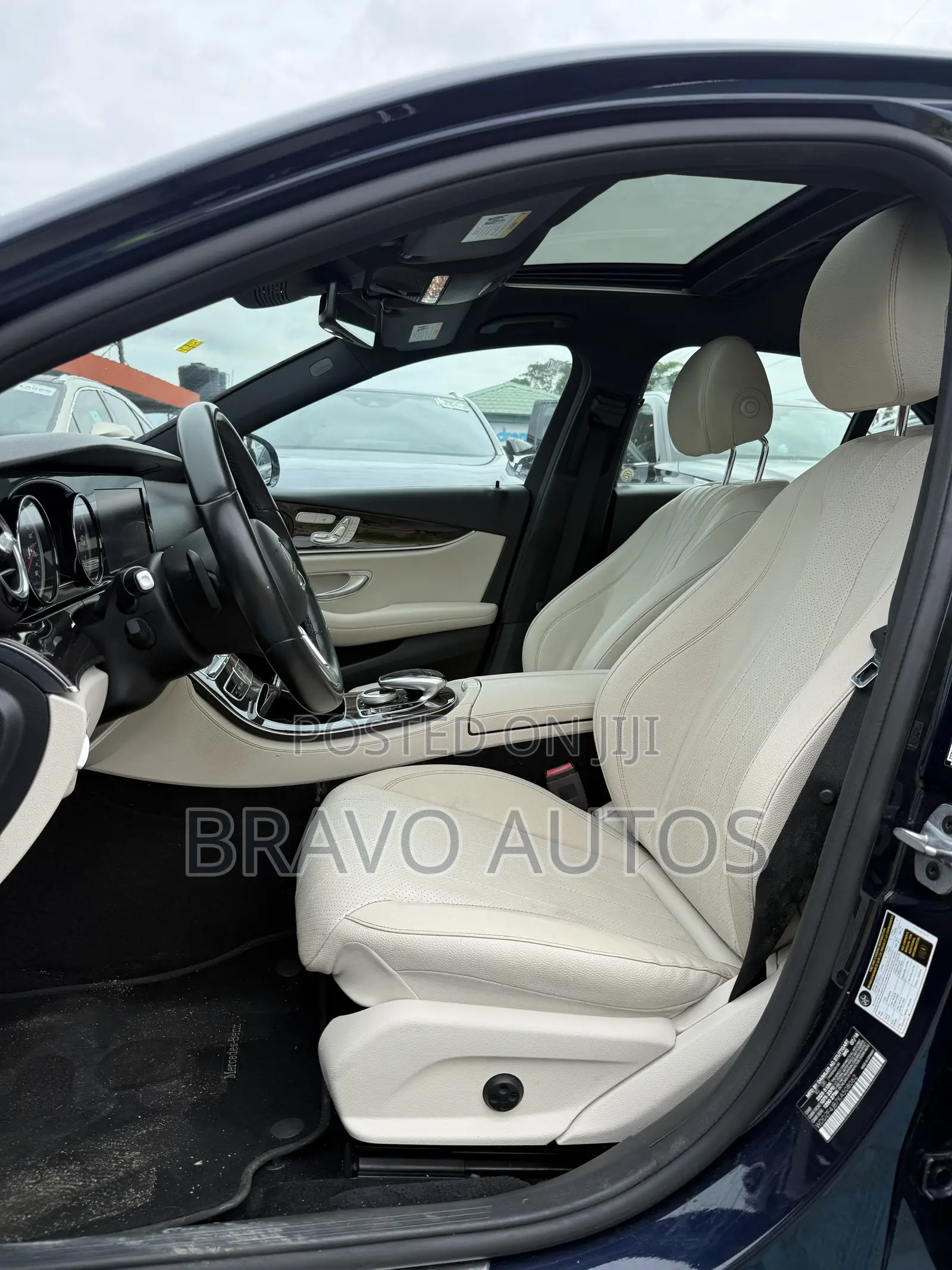 Mercedes-Benz E300 2019 Blue