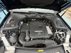 Mercedes-Benz E300 2019 Blue