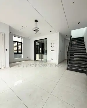 4bdrm Duplex in Ikota for rent