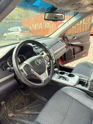 Toyota Camry SE 4dr Sedan (2.5L 4cyl 6A) 2013 Red