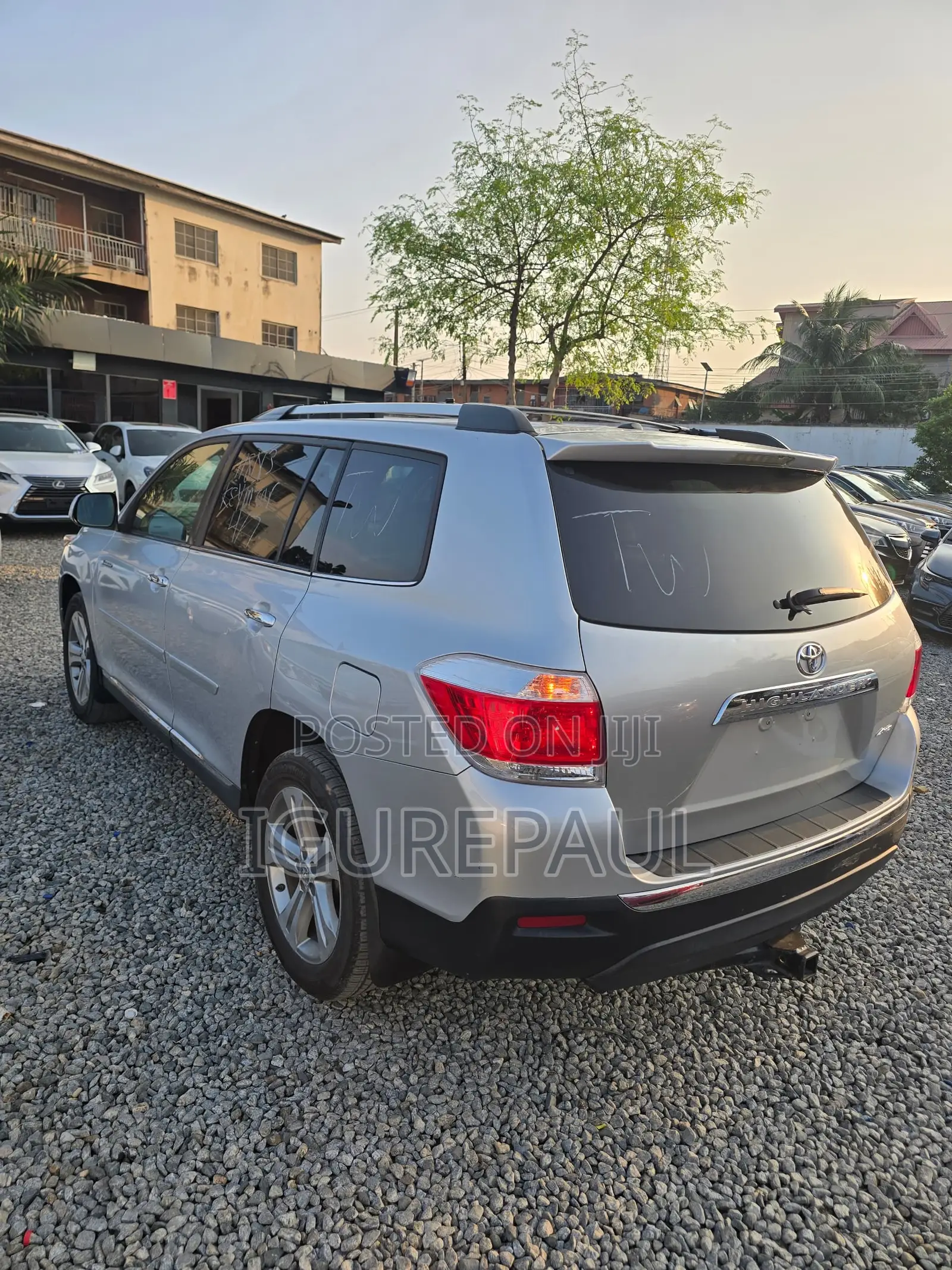 Toyota Highlander SE 2012 Silver
