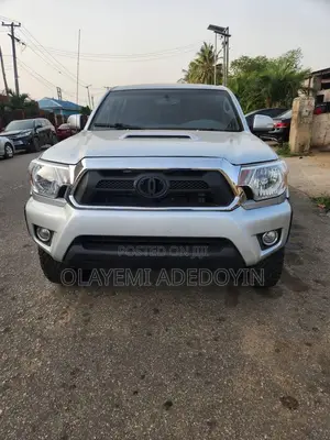 Toyota Tacoma Double Cab 4x2 PreRunner Long Bed 4.0L V6 5-Speed Auto