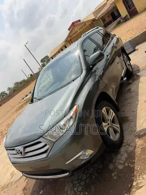 Toyota Highlander Limited 3.5l 4WD 2013 Green