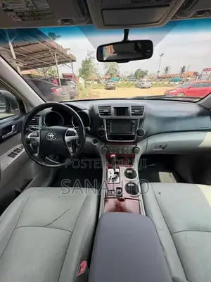 Toyota Highlander Limited 3.5l 4WD 2013 Green