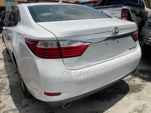 Lexus ES 2013 White