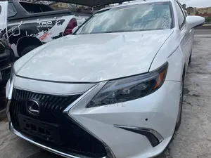 Lexus ES 2013 White