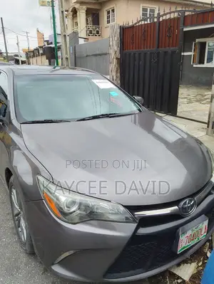 Toyota Camry SE 4dr Sedan (2.5L 4cyl 6A) 2016 Gray