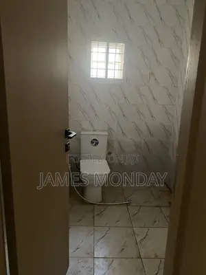 3bdrm Block of Flats in Private Residence, Area 1 for rent