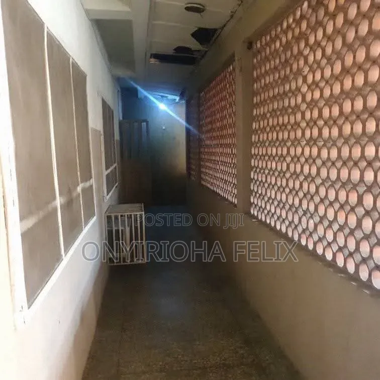 48 Room Hotel