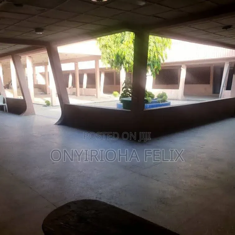48 Room Hotel