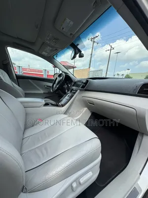 Toyota Venza 2010 White