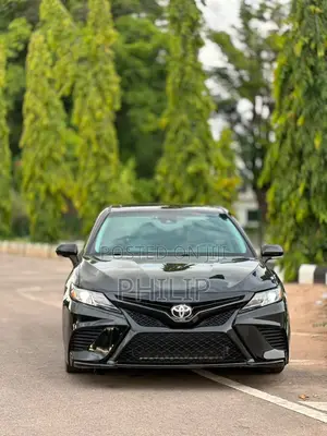Toyota Camry SE FWD (2.5L 4cyl 8AM) 2018 Black