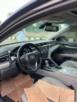 Toyota Camry SE FWD (2.5L 4cyl 8AM) 2018 Black