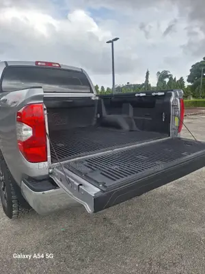 Toyota Tundra 2016 Silver
