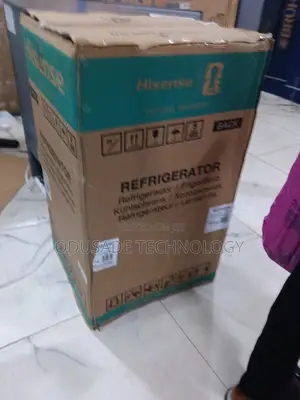 HISENSE REF093DR Mini Refrigerator