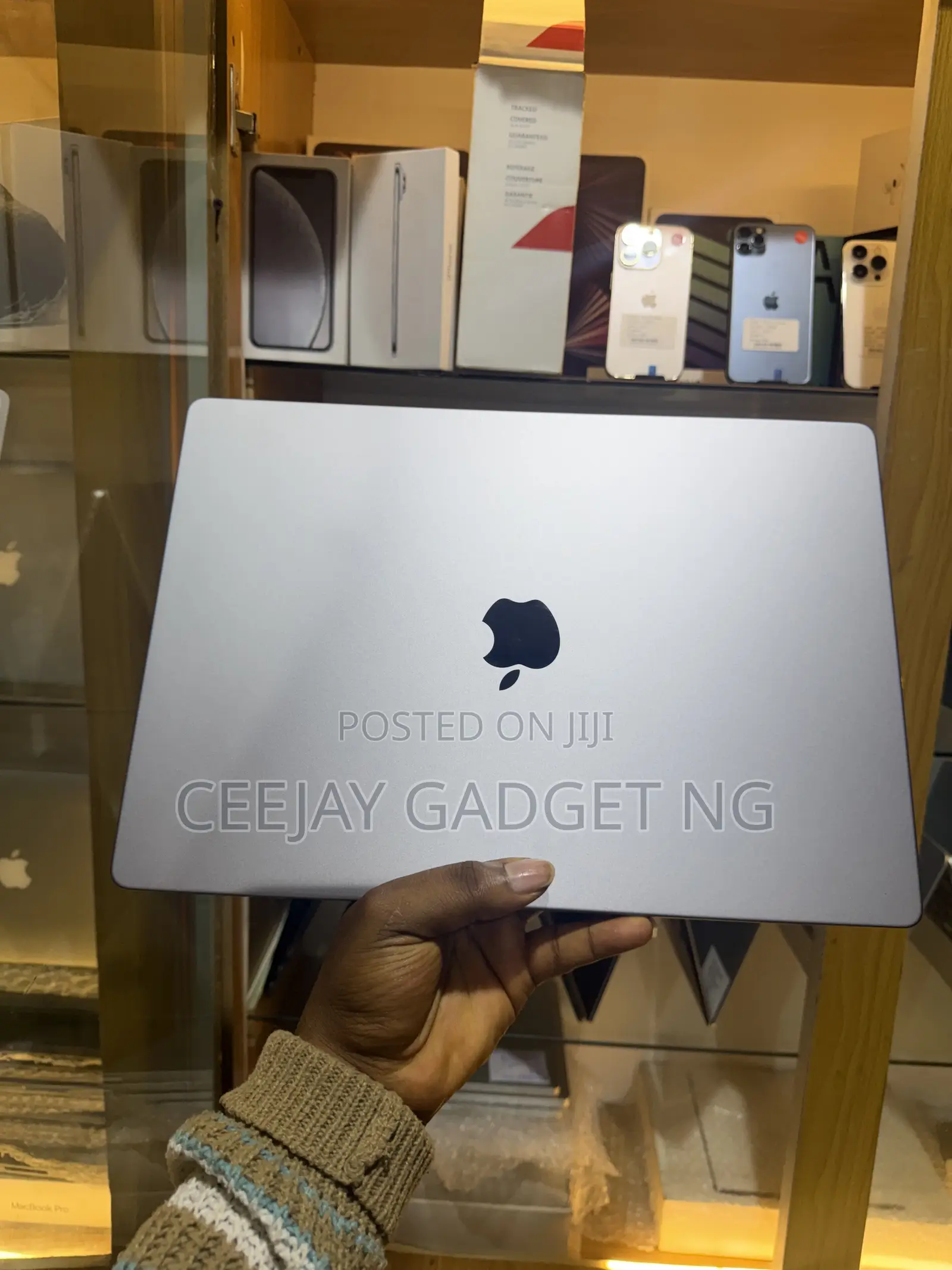 Laptop Apple MacBook Pro 2021 M1 Max 64GB Apple M1 Max SSD 1T