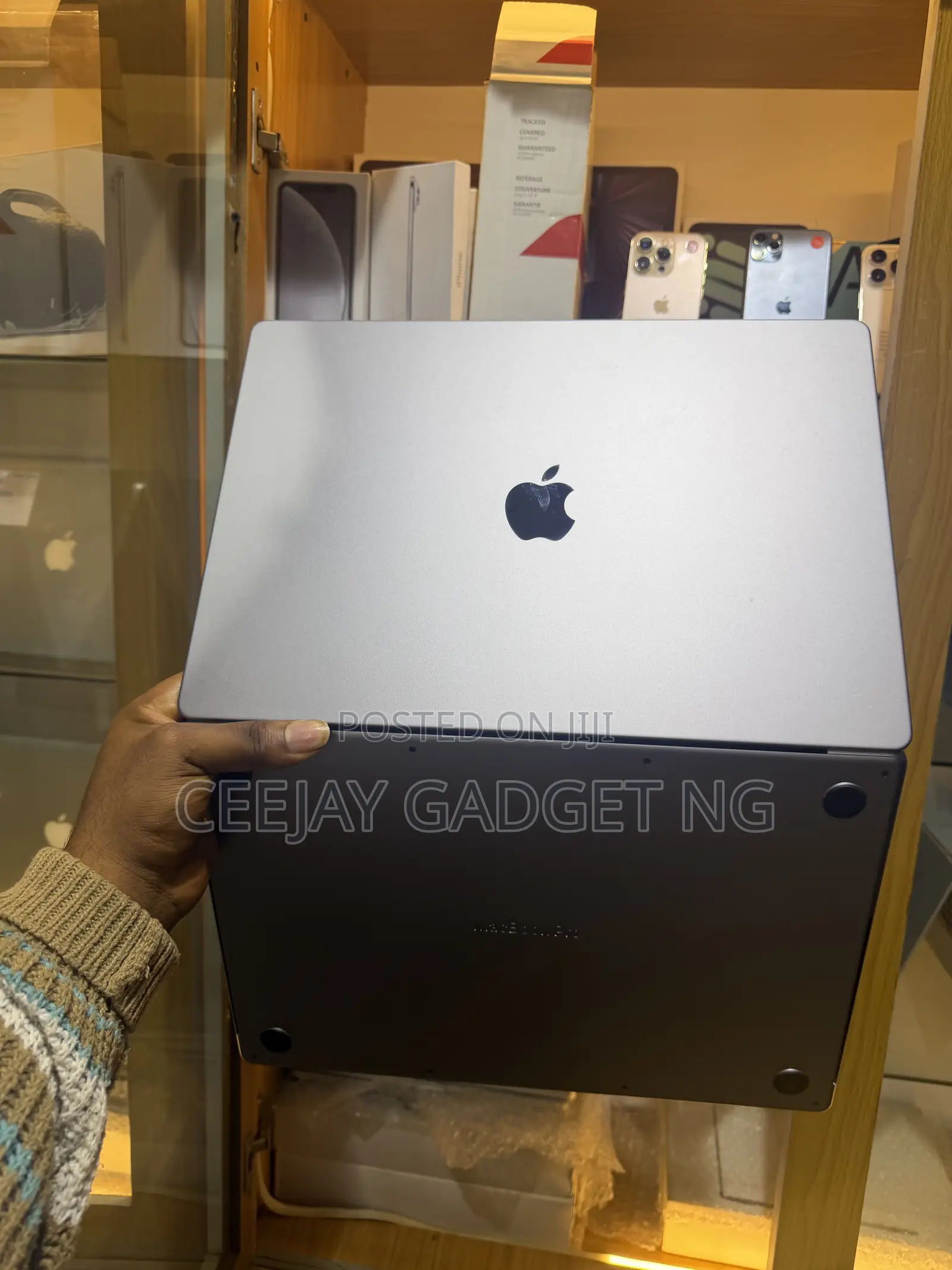 Laptop Apple MacBook Pro 2021 M1 Max 64GB Apple M1 Max SSD 1T