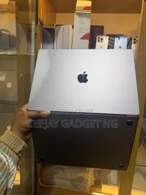 Laptop Apple MacBook Pro 2021 M1 Max 64GB Apple M1 Max SSD 1T
