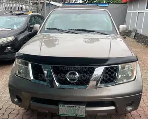 Nissan Pathfinder LE 4x4 2006 Gray