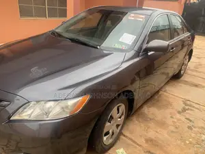 Toyota Camry LE 4dr Sedan (2.4L 4cyl 5A) 2009 Gray