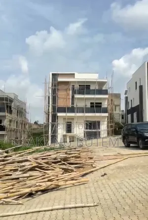 5bdrm Duplex in Guzape District for sale