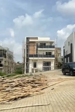 5bdrm Duplex in Guzape District for sale
