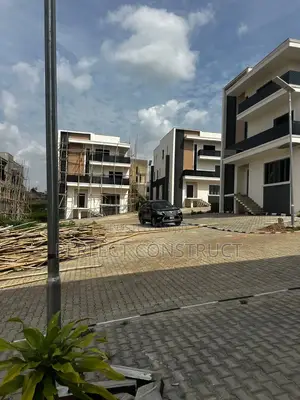 5bdrm Duplex in Guzape District for sale