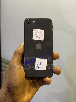 Apple iPhone SE (2020) 128 GB Black