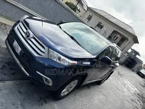 Toyota Highlander Limited 2011 Blue