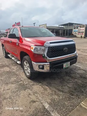 Toyota Tundra 2015 Red