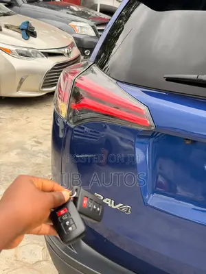 Toyota RAV4 Limited 4dr SUV (2.5L 4cyl 6A) 2014 Blue