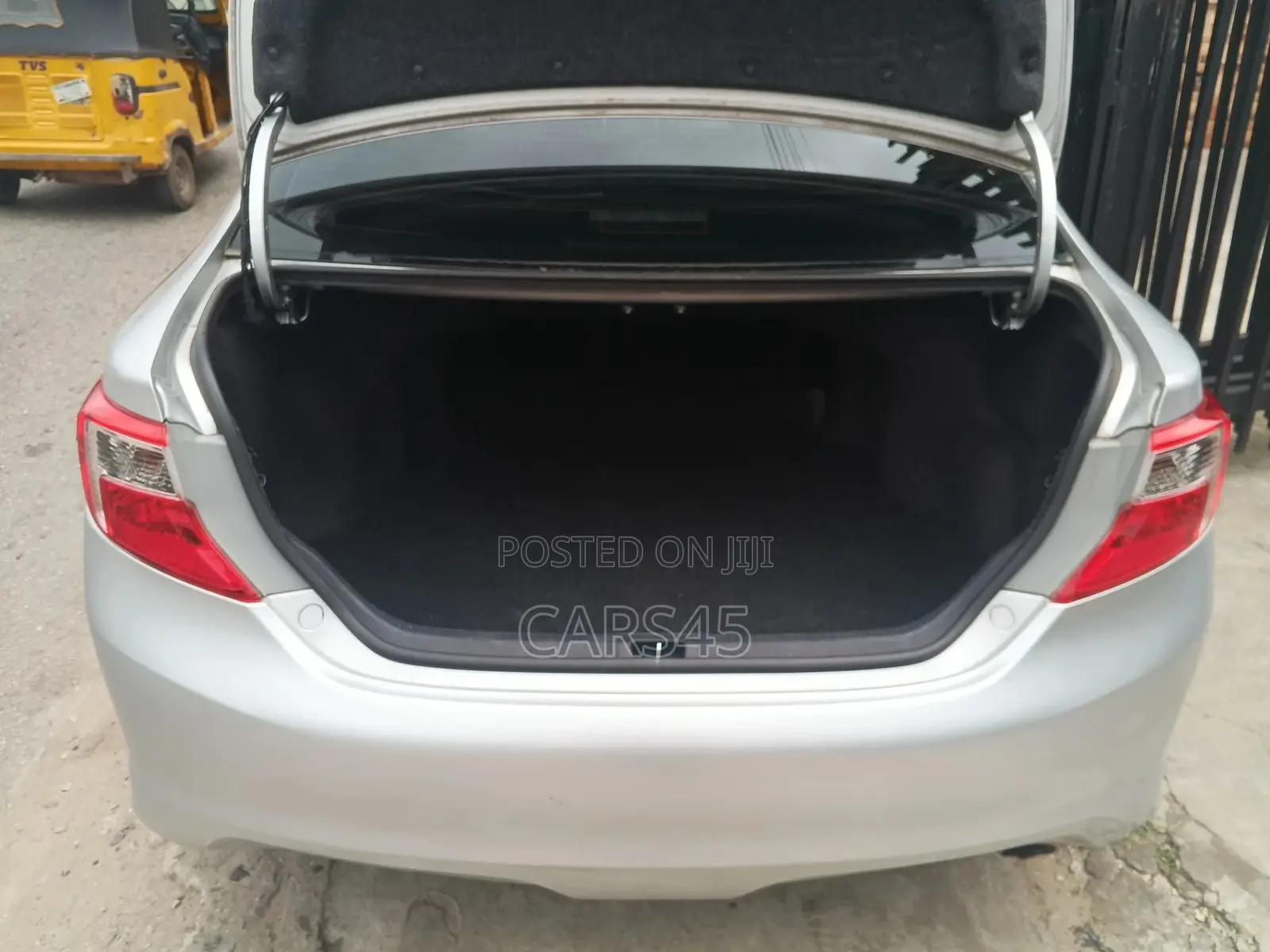 Toyota Camry 2013 Silver