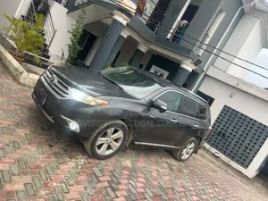 Toyota Highlander 2011 Gray