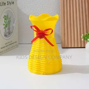 Modern Woven Rattan Style Plastic Flower Vase