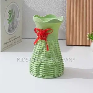 Modern Woven Rattan Style Plastic Flower Vase