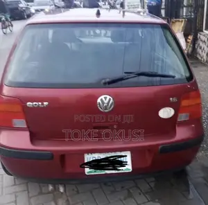 Volkswagen Golf 2004 Red