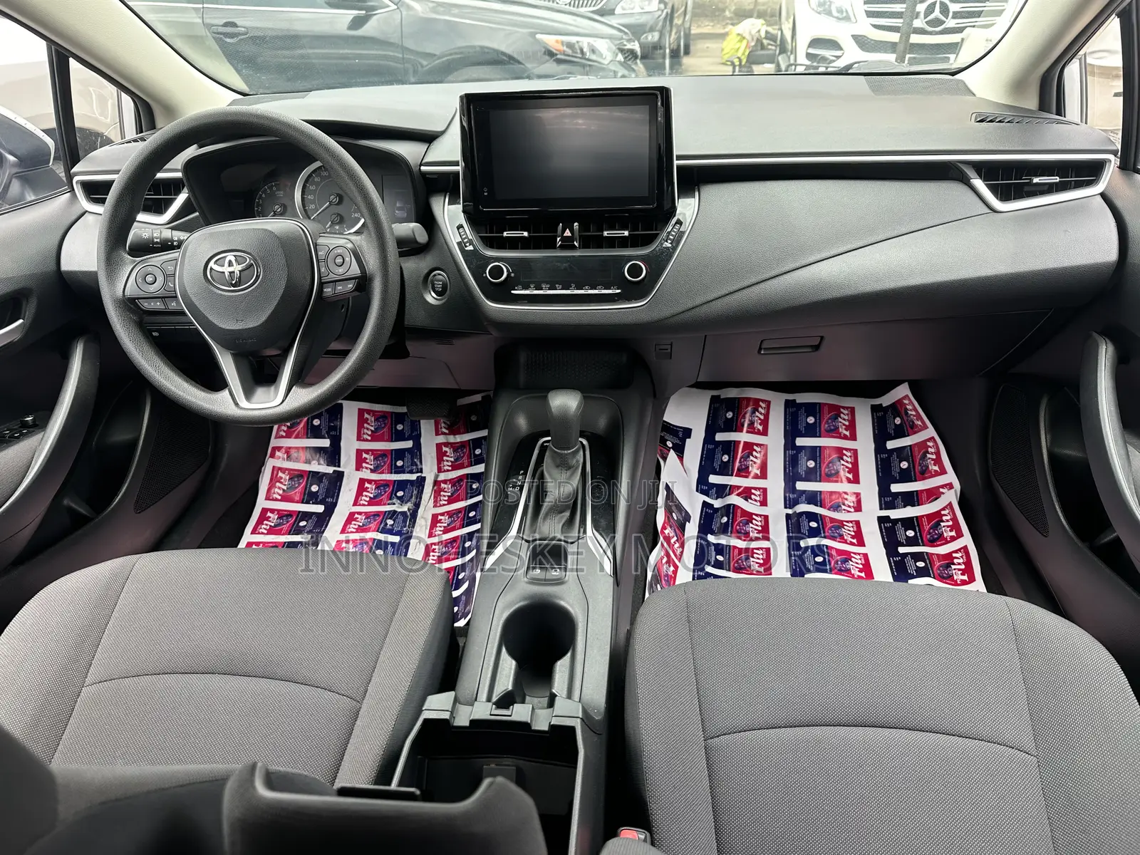 Toyota Corolla LE 2022 Silver