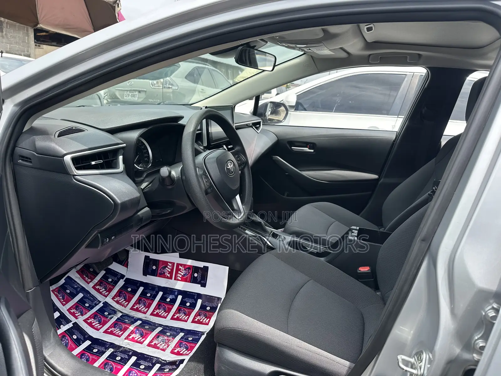 Toyota Corolla LE 2022 Silver