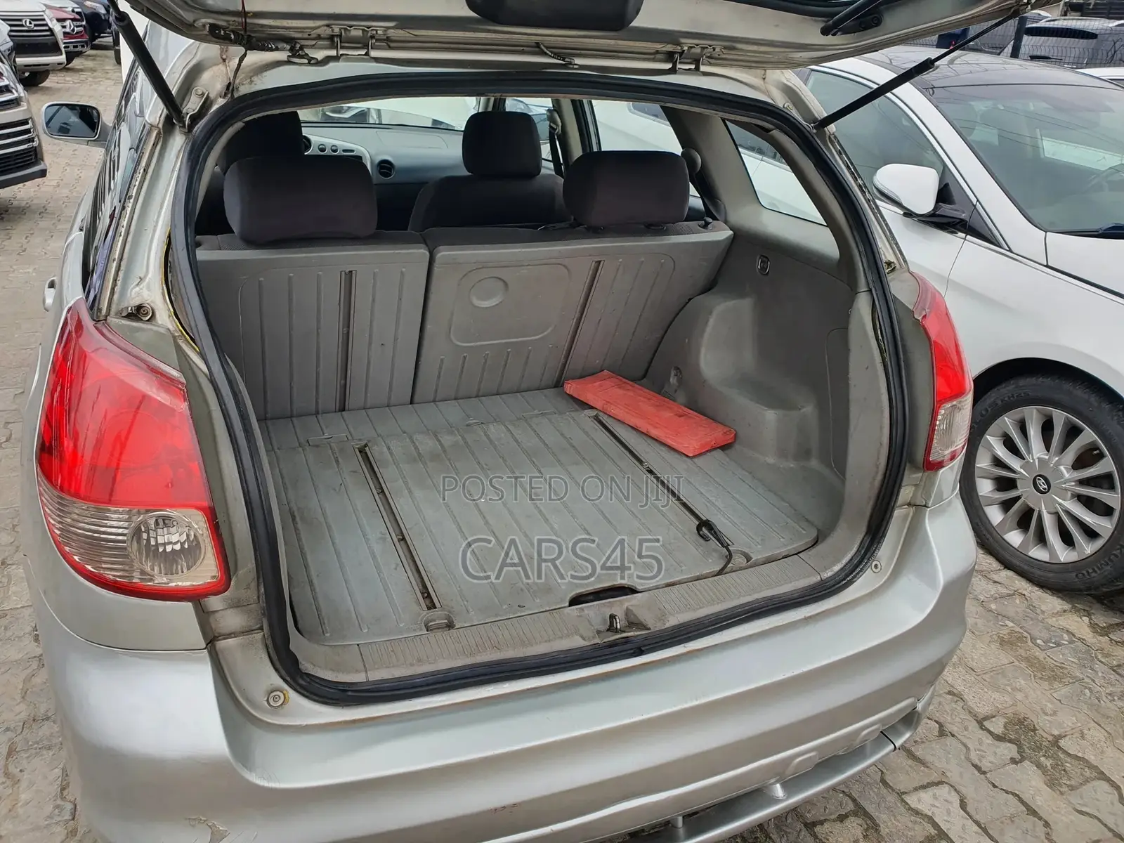 Toyota Matrix 2004 Silver