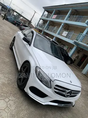 Mercedes-Benz C300 Luxury 4matic Sedan AWD (2.0L 4cyl 7A) 2017 White