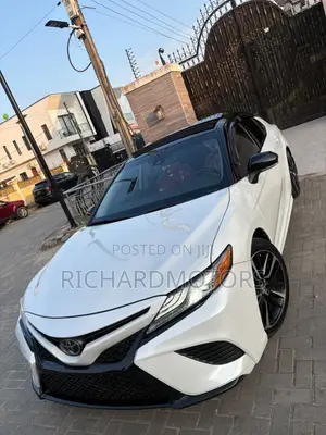 Toyota Camry XSE (2.5L 4cyl 8A) 2019 White