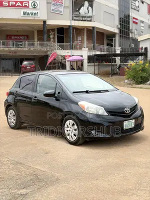 Toyota Yaris LE Hatchback 5dr 2014 Black