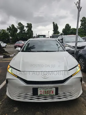Toyota Camry 2025 Gray