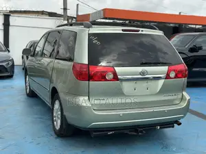 Toyota Sienna XLE Limited 4WD 2007 Green