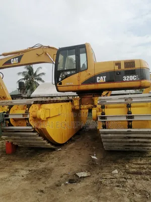Cat Swamp Buggy 320cl With Brand New Pontoon and Aluminum Track